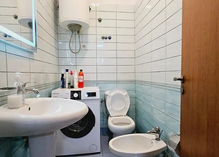 Appartement New Bazaar Side Bliss 2 Bed With Free Garage Tirana